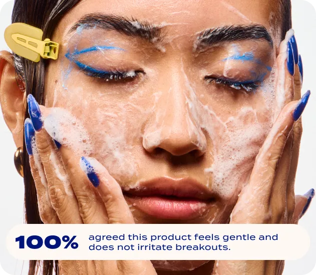 Effectively removes makeup & SPF in one cleanse